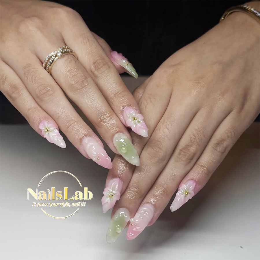 Nails Lab